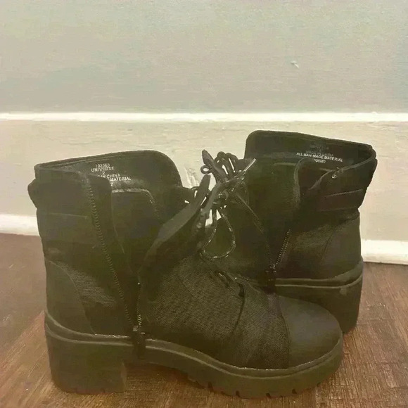 Limelight Girls sz‎ 2 Canvas Combat Boots Buckle Front Zip 2” Heel Deep Tread - Picture 10 of 13